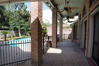 15834 S Barkers Landing Rd in Houston, TX - Building Photo - Building Photo