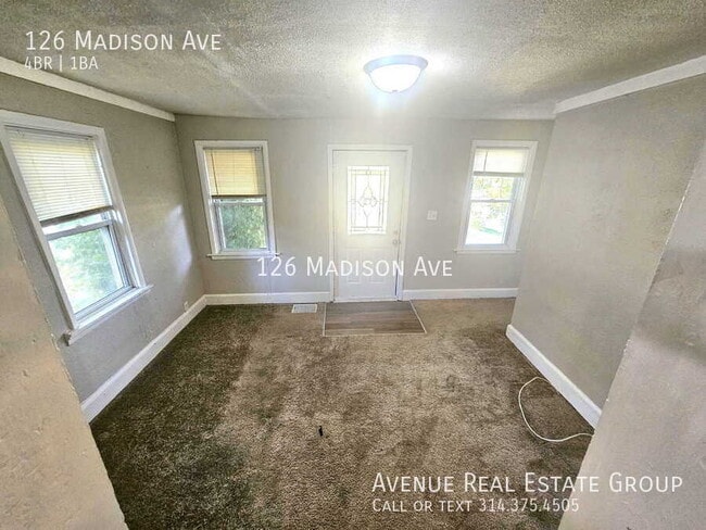 126 Madison Ave in Webster Groves, MO - Building Photo - Building Photo