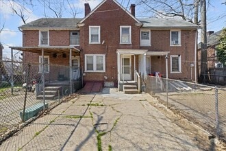 2802 N Constitution Rd in Camden, NJ - Foto de edificio - Building Photo