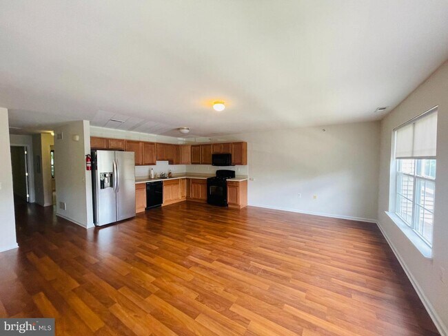 806 Sunflower Way in Mantua, NJ - Building Photo - Building Photo