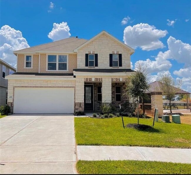 4939 Hickory Deer Ln