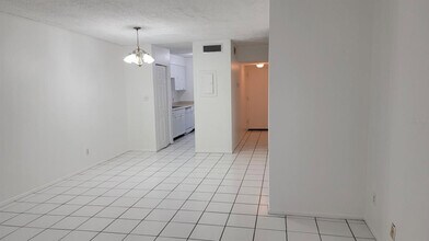 7601 Abbey Ln in Tampa, FL - Building Photo - Building Photo