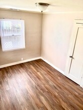 2324 Edison Ave-Unit -Edi2324 in Sacramento, CA - Building Photo - Building Photo