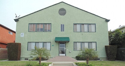 516 Bay View Ave in Wilmington, CA - Building Photo - Building Photo