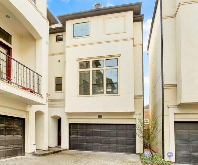 property at 3205 Center St