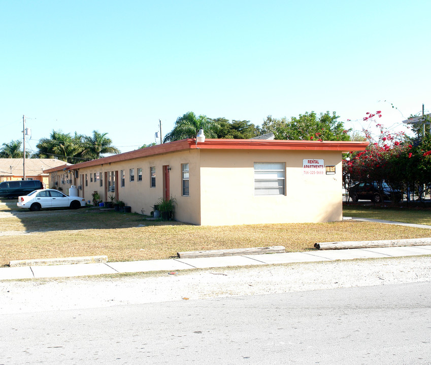 161 NW 9th St in Homestead, FL - Building Photo