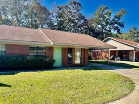 131 Woods Rd NW in Rome, GA - Building Photo