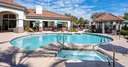 The Enclave Apartment Homes in Tempe, AZ - Foto de edificio - Building Photo