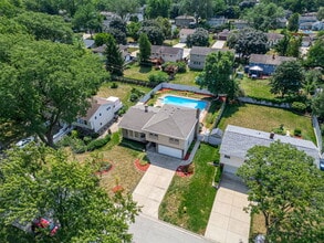 1105 E Alder Ln in Mount Prospect, IL - Building Photo - Building Photo