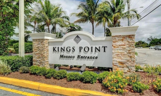 581 Monaco Blvd in Delray Beach, FL - Foto de edificio - Building Photo