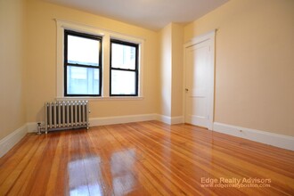 217 Chestnut Hill Ave, Unit 3 in Boston, MA - Building Photo - Building Photo