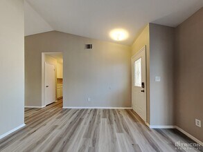 532 E Ave J 9 in Lancaster, CA - Building Photo - Building Photo