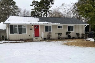 1300 Shannonhouse Dr in Charlotte, NC - Building Photo