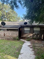 6745 SW 45th Ave in Gainesville, FL - Building Photo