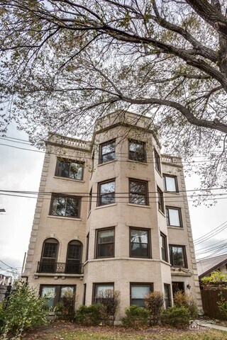 property at 2717 W Argyle St