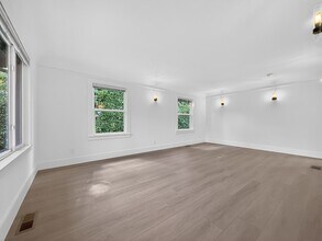 13337 30th Ave NE in Seattle, WA - Building Photo - Building Photo