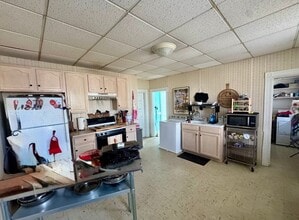 141 Whitwell St, Unit 1 in Quincy, MA - Foto de edificio - Building Photo
