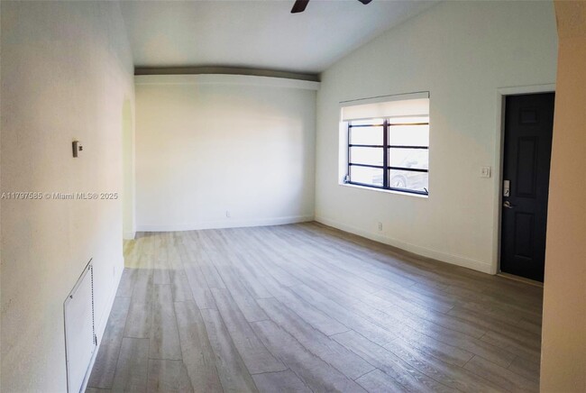 16 Allen Rd in West Park, FL - Building Photo - Building Photo