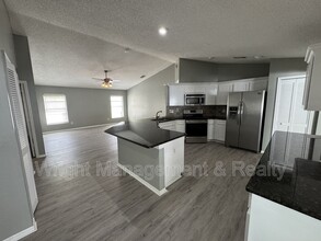 12034 Stone Crossing Cir in Tampa, FL - Building Photo - Building Photo