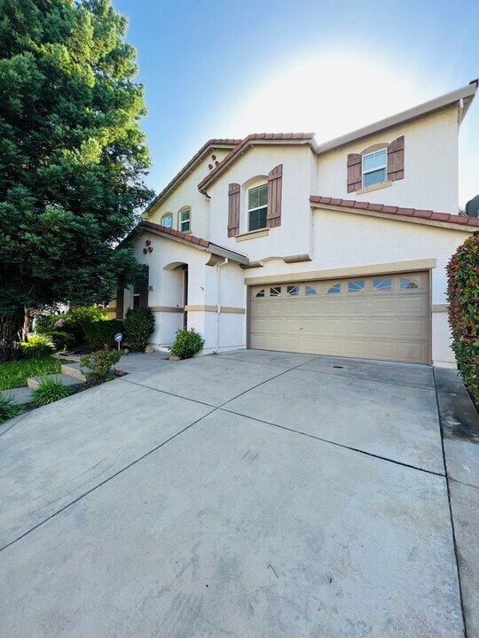 2335 Playa Way in Gold River, CA - Building Photo