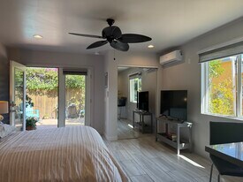 2229 S Burnside Ave, Unit 1 in Los Angeles, CA - Building Photo