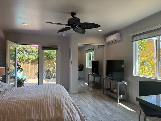 2229 S Burnside Ave, Unit 1