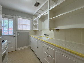 1916 S Donnybrook Ave in Tyler, TX - Building Photo - Building Photo