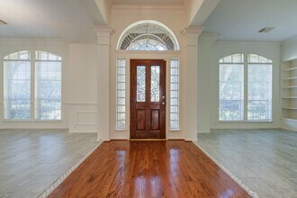 1315 Crescent Pkwy Ct in Houston, TX - Building Photo - Building Photo