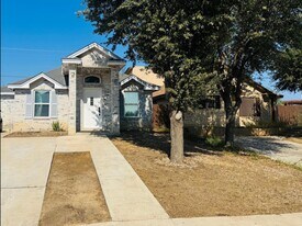 218 Girasol Ct in Laredo, TX - Building Photo