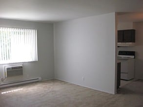 Huntington Circle Apartments in Flint, MI - Building Photo - Building Photo