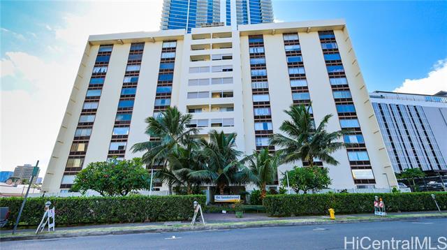 910 Ahana St in Honolulu, HI - Building Photo