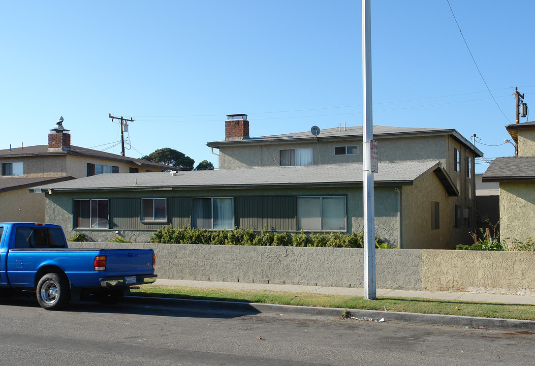 411-#1 #2 #3 Campbell Way in Oxnard, CA - Foto de edificio