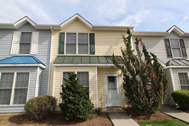 property at 1135 Paul Revere Ct