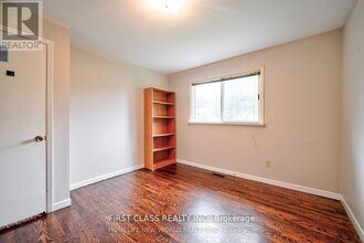 24 Markhaven Rd in Markham, ON - Building Photo - Building Photo