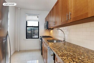 779 Riverside Dr in New York, NY - Building Photo - Building Photo