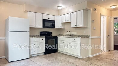 312 Ashlawn Dr in Norfolk, VA - Building Photo - Building Photo