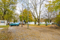 Brookdale Farms in Belleville, MI - Foto de edificio - Building Photo