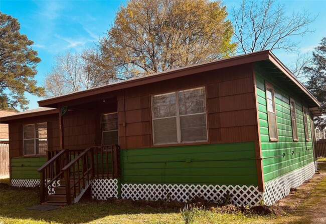 21702 E Memorial Dr in Porter, TX - Building Photo - Building Photo