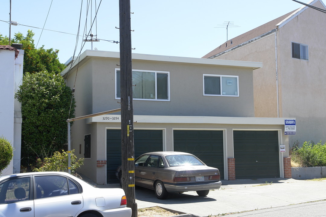 3290-3294 School St in Oakland, CA - Building Photo