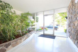 36th Avenue Apartments in San Mateo, CA - Building Photo - Interior Photo