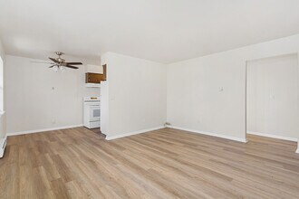 145 Arnot St, Unit 4 in Lodi, NJ - Foto de edificio - Building Photo