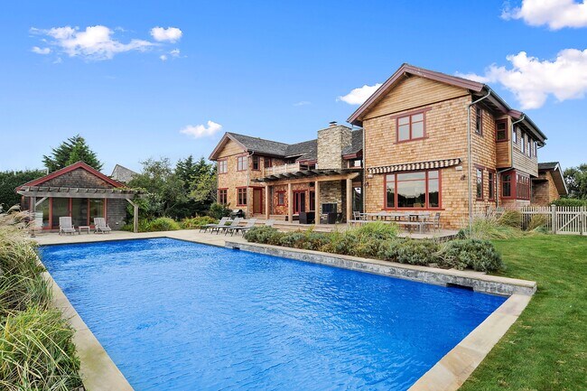807 Halsey Ln in Bridgehampton, NY - Building Photo - Building Photo