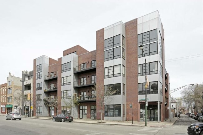 1500-1510 W Chicago Ave in Chicago, IL - Foto de edificio - Building Photo