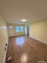 21 Monte Vista Ave in Newington, CT - Building Photo - Building Photo