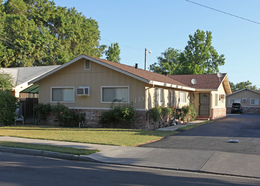 Arnegie Beverly Apartments in Tracy, CA - Building Photo