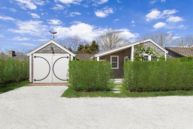 property at 9 Lily St