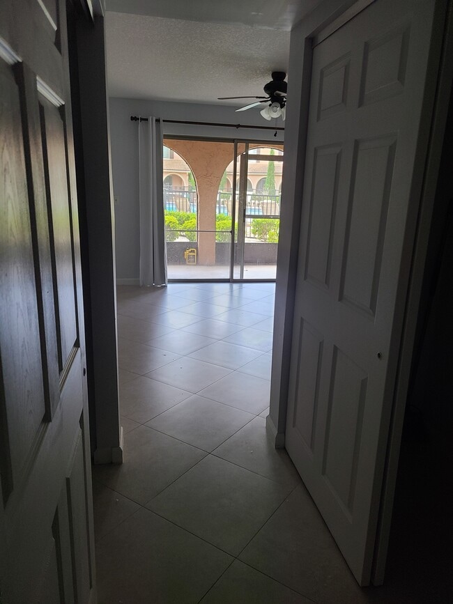 5375 Ortega Farms Blvd, Unit 512 in Jacksonville, FL - Building Photo - Building Photo