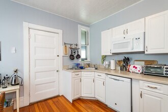 7 Burnside Ave in Somerville, MA - Building Photo - Building Photo