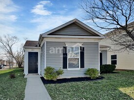 2071 Bridlewood Dr in Franklin, IN - Building Photo