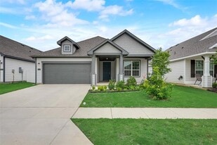 5924 Hopkins Dr in Providence Village, TX - Building Photo